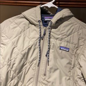 Patagonia light weight wind breaker
